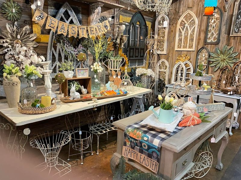 Seasonal and Holiday Decor Worth the Drive