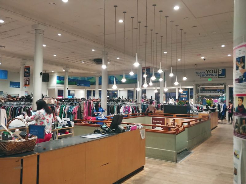 Shopping Hours That Work Around Your Schedule