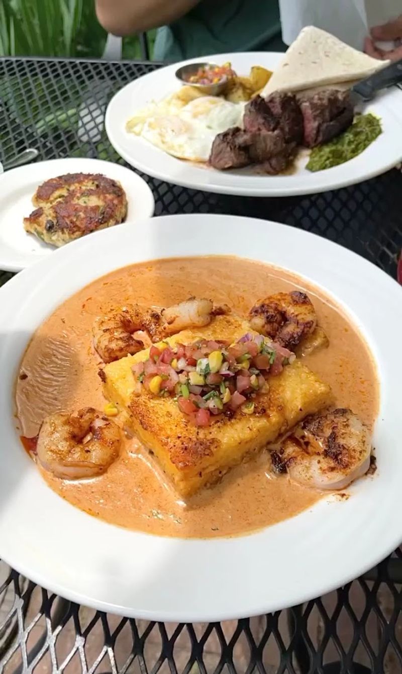 Shrimp and Grits Worth Every Single Bite Shrimp and Grits Worth Every Single Bite