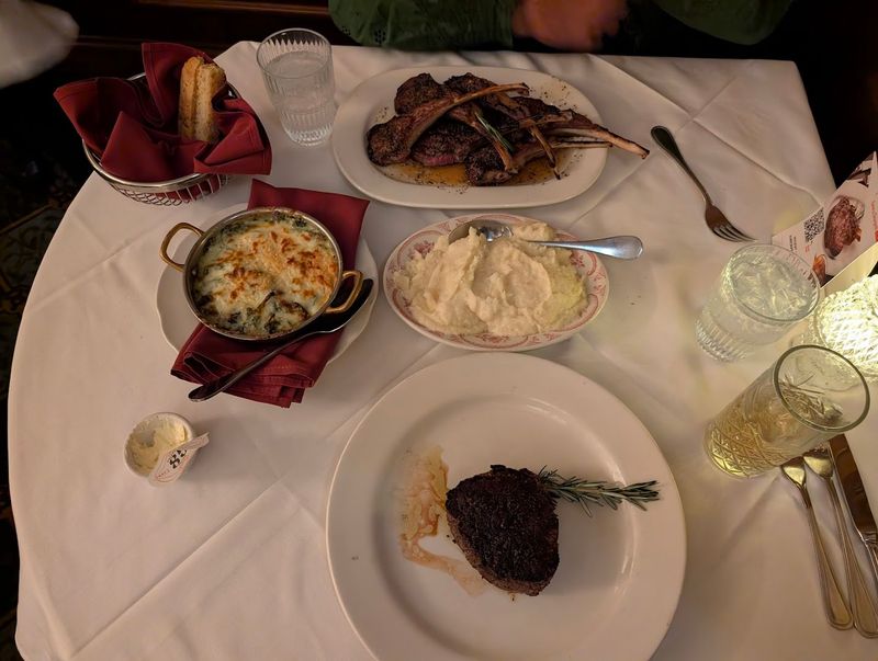 Sides That Complete the Steakhouse Experience