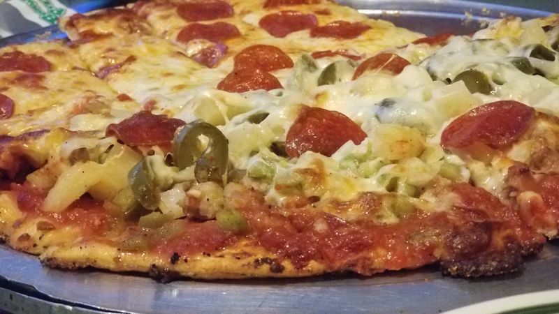 Signature Thin Crust Worth Writing Home About