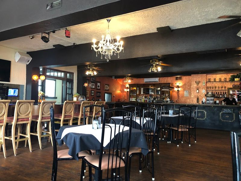 Sinatra's Restaurant and Its Surprisingly Good Food Sinatra's Restaurant and Its Surprisingly Good Food