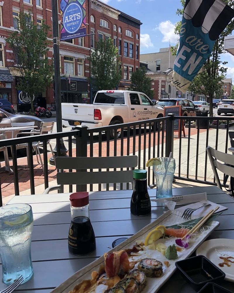 Small-City Convenience Without the Big-City Stress