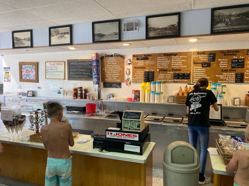 Smoothies and Specialty Drinks for Non-Ice Cream Fans Smoothies and Specialty Drinks for Non-Ice Cream Fans