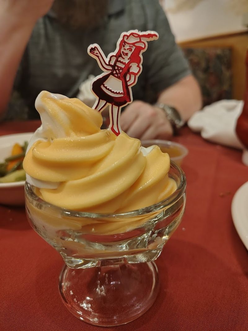 Soft Serve Ice Cream Dessert That Closes the Meal Perfectly