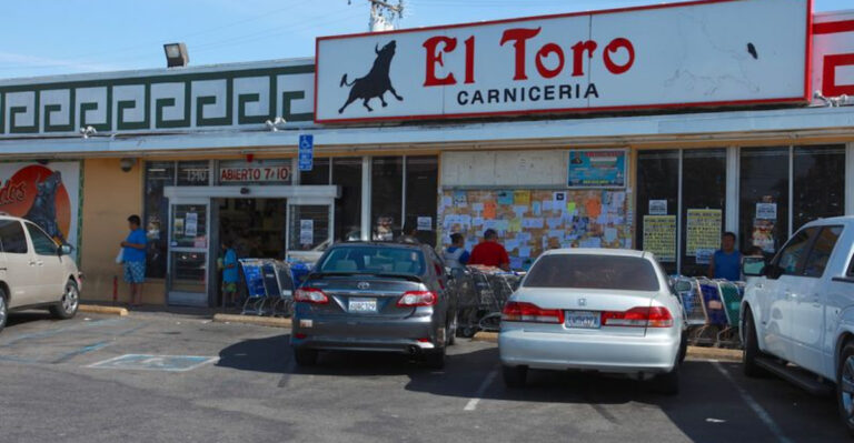 Some Of California’s Best Tacos Are Served From Inside This Unassuming Grocery Store