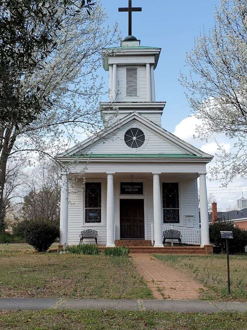 St. David's Episcopal Church and Cemetery