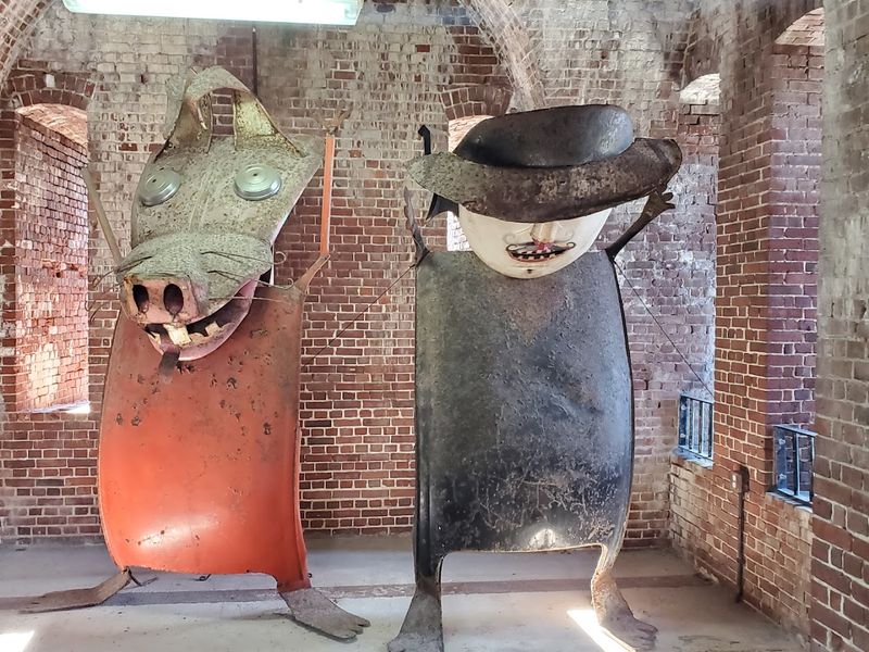 Stanley Papio's Junk Art Sculptures: Weird, Wonderful, and Unforgettable Stanley Papio's Junk Art Sculptures: Weird, Wonderful, and Unforgettable