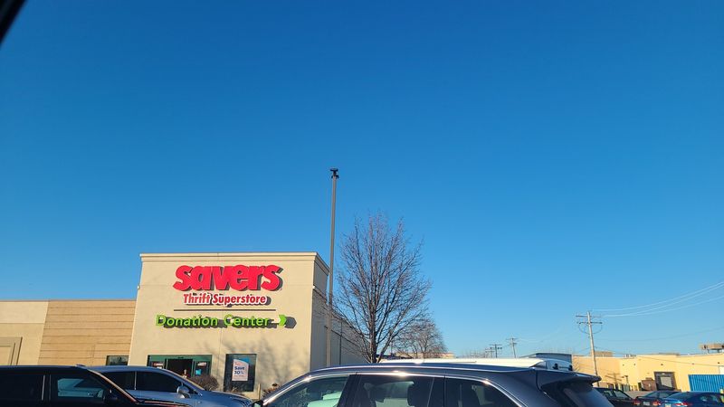 Store Hours and Practical Visit Tips