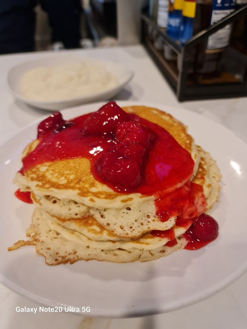 Strawberry Crepes That Feel Like a Special Occasion Strawberry Crepes That Feel Like a Special Occasion