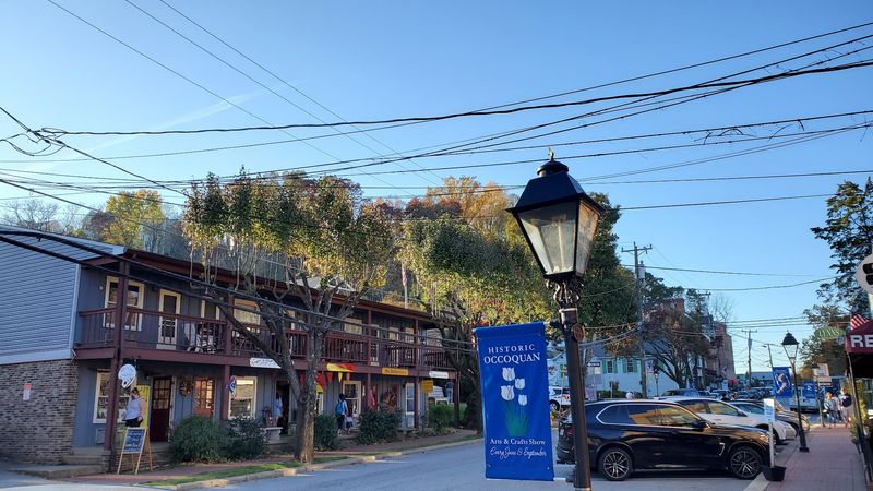 Stroll Through the Historic Downtown District Stroll Through the Historic Downtown District