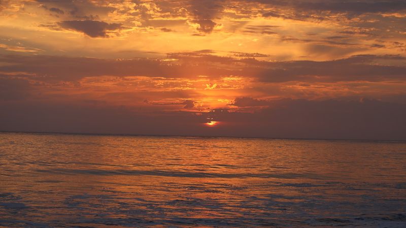 Stunning Sunsets That Paint the Sky Stunning Sunsets That Paint the Sky