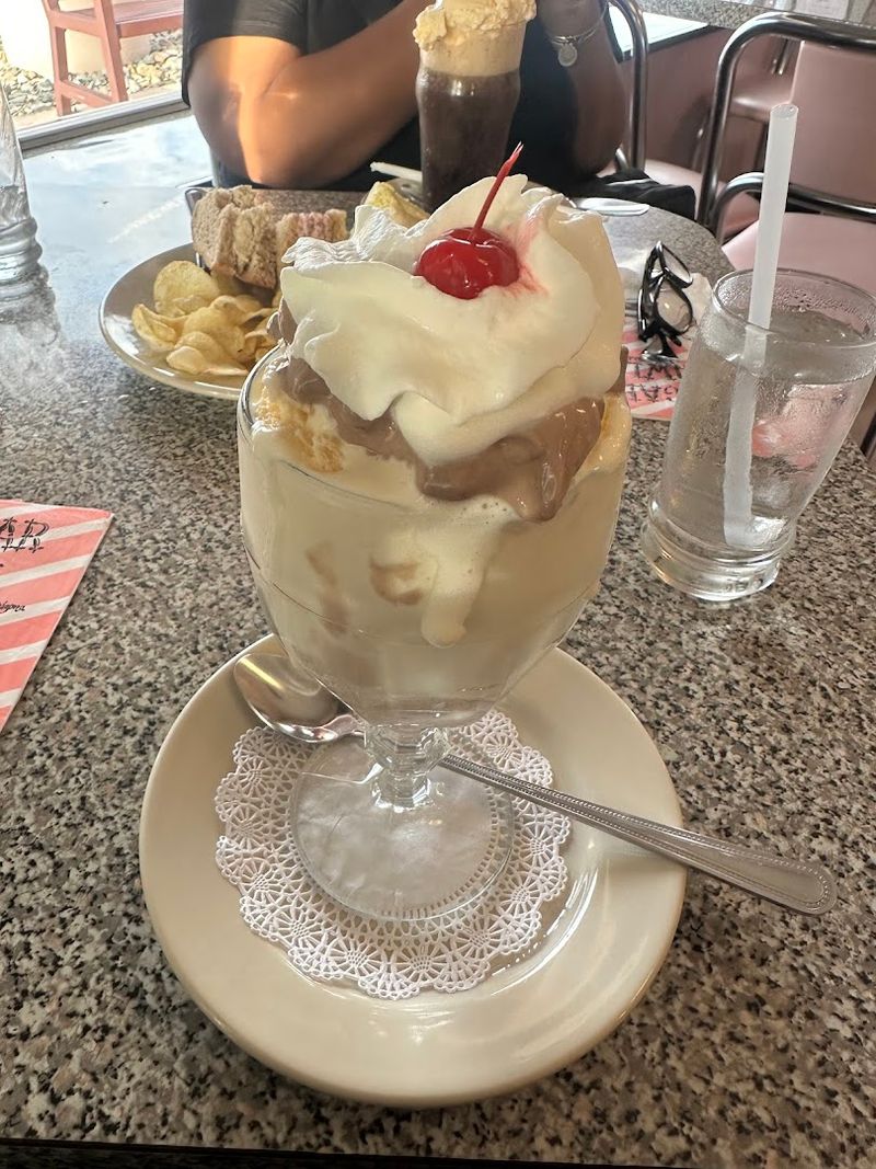 Sundaes So Good They Deserve Their Own Spotlight Sundaes So Good They Deserve Their Own Spotlight