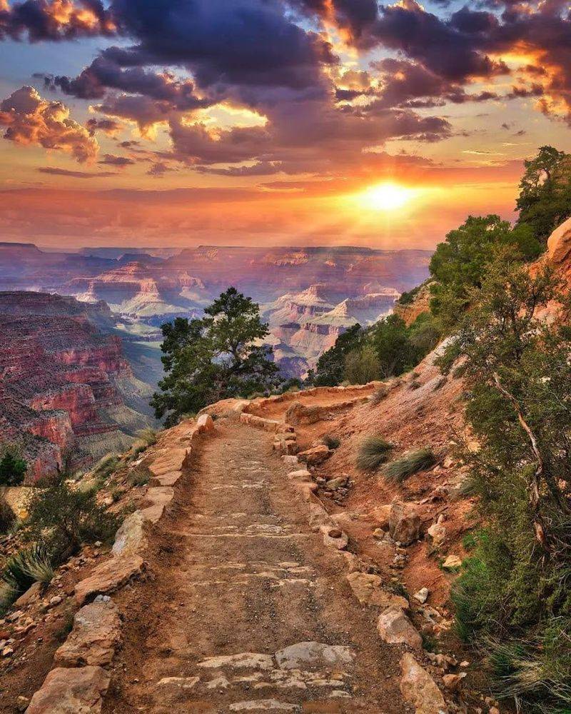 Sunrise Hikes: The Most Magical Way to Experience the Trail Sunrise Hikes: The Most Magical Way to Experience the Trail