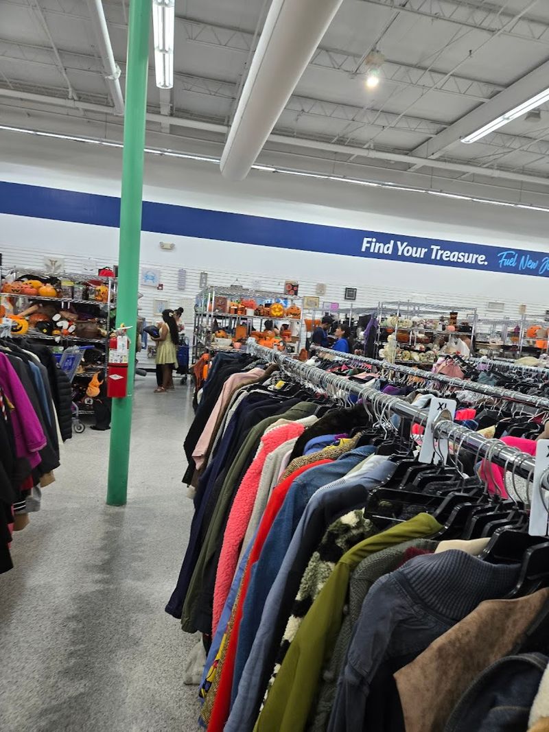 Sustainable Shopping With a Feel-Good Purpose
