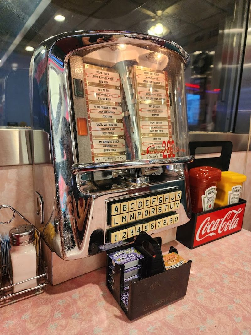 Tableside Jukeboxes That Bring The Era To Life
