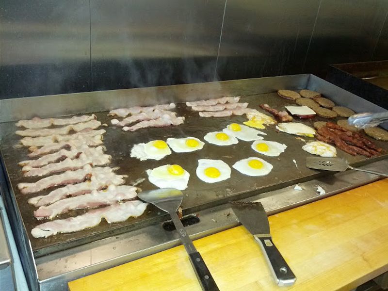 Tasty Food From the Concession Stand to Fuel Your Shopping