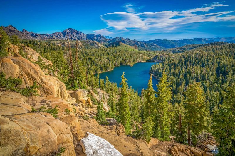 The Alpine Scenery That Stops You Mid-Sentence