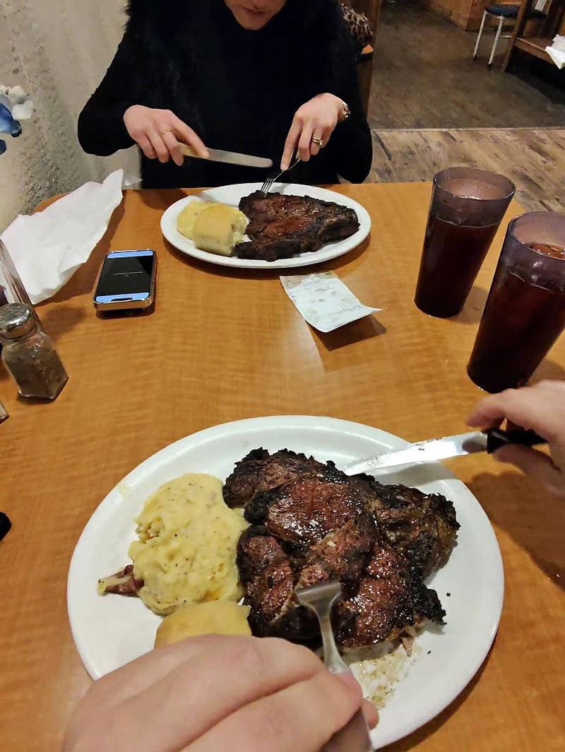 The BYOB Policy That Makes Every Dinner Feel Like a Party The BYOB Policy That Makes Every Dinner Feel Like a Party
