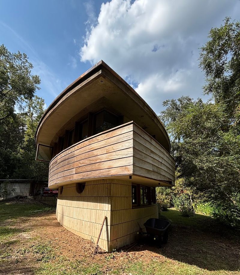 The Battle to Save the Spring House from Disappearing Forever The Battle to Save the Spring House from Disappearing Forever