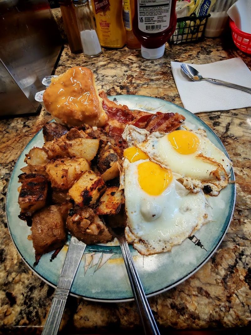 The Big Al's Breakfast: A Plate That Does All the Talking