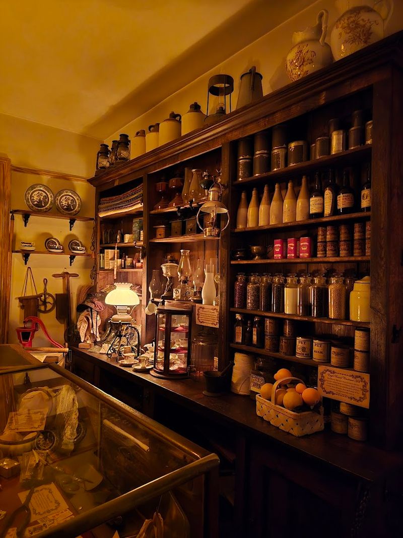 The Bilingual General Store That Served All of San Diego