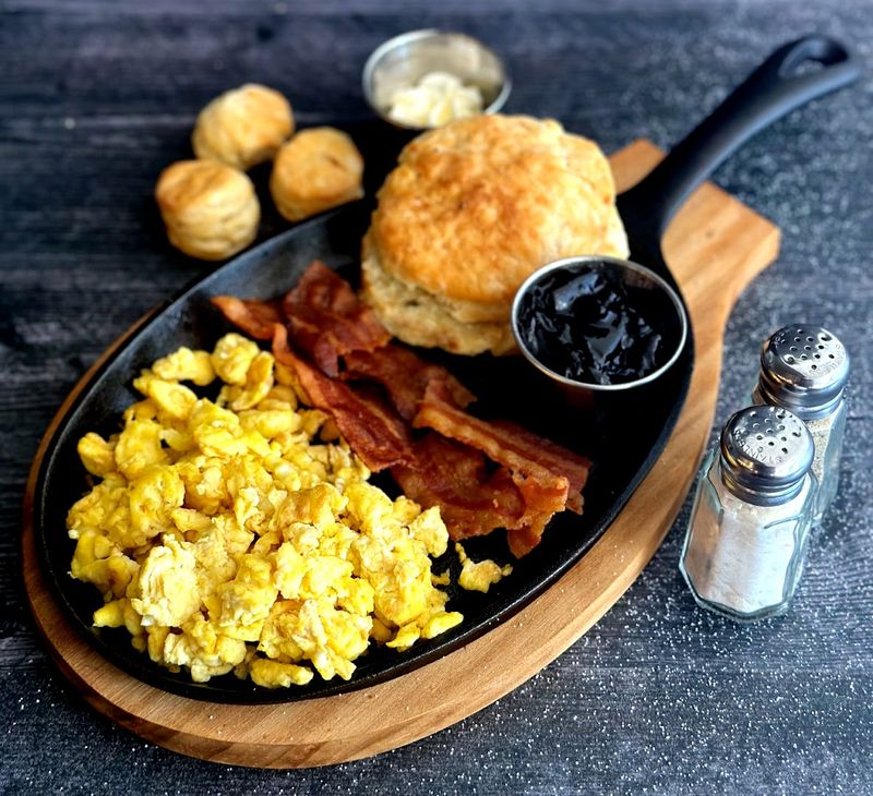 The Breakfast Menu That Earns Standing Ovations