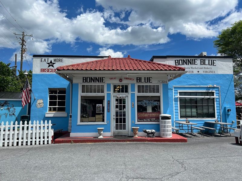 The Charming Converted Gas Station Atmosphere