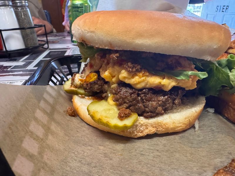 The Chili Cheeseburger That Converts Skeptics