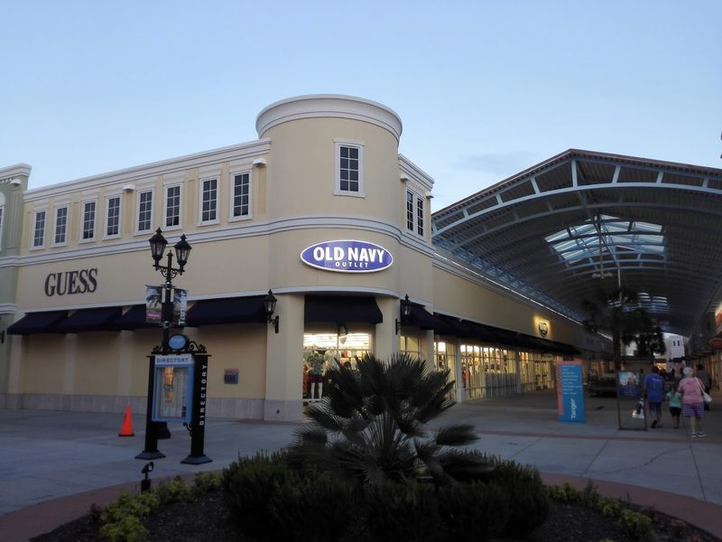 The Convenient Location Near Hotels and Major Attractions The Convenient Location Near Hotels and Major Attractions
