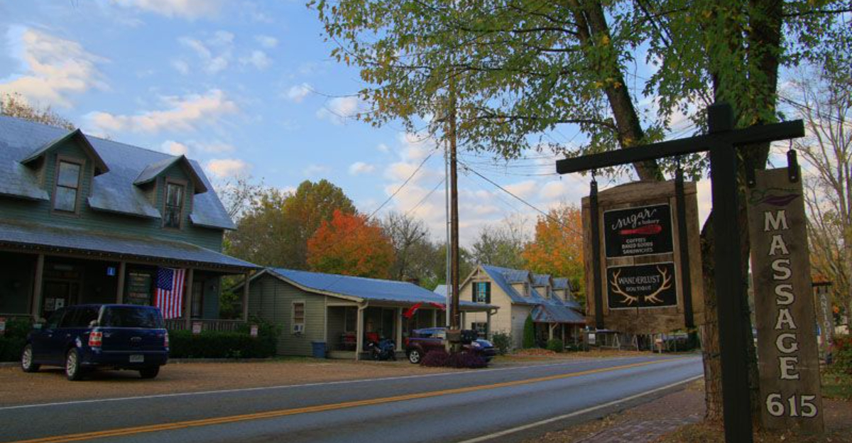 The Dreamy Tennessee Town Where Life Moves Slowly And Simple Living Still Thrives