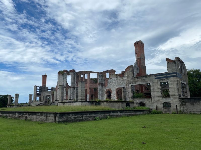 The Eerie Beauty of the Crumbling Mansion Walls