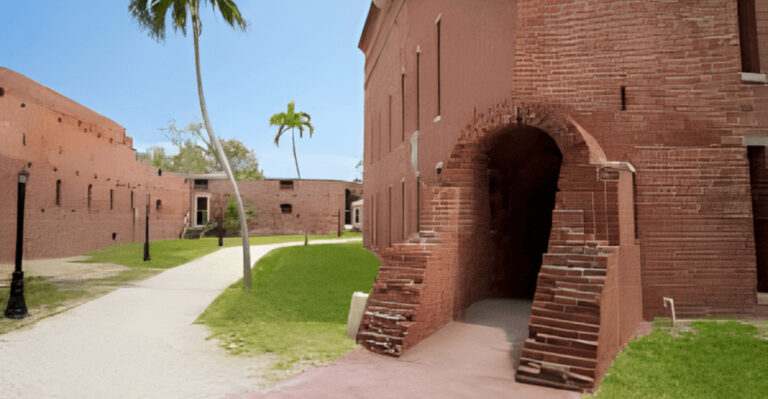 The Eerie Museum In Florida That Feels Like It Belongs In A Stephen King Novel