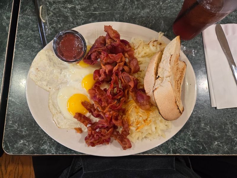 The Famous 1-Pound Bacon Breakfast Special