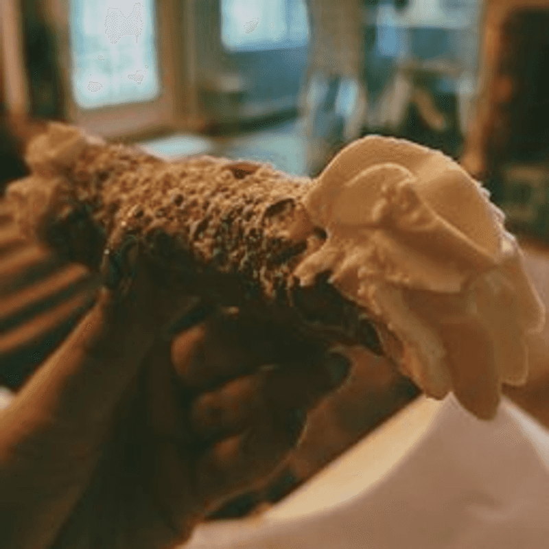 The Famous Cannoli That Sell Out Every Day