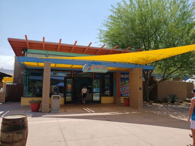The Food Scene Inside the Park