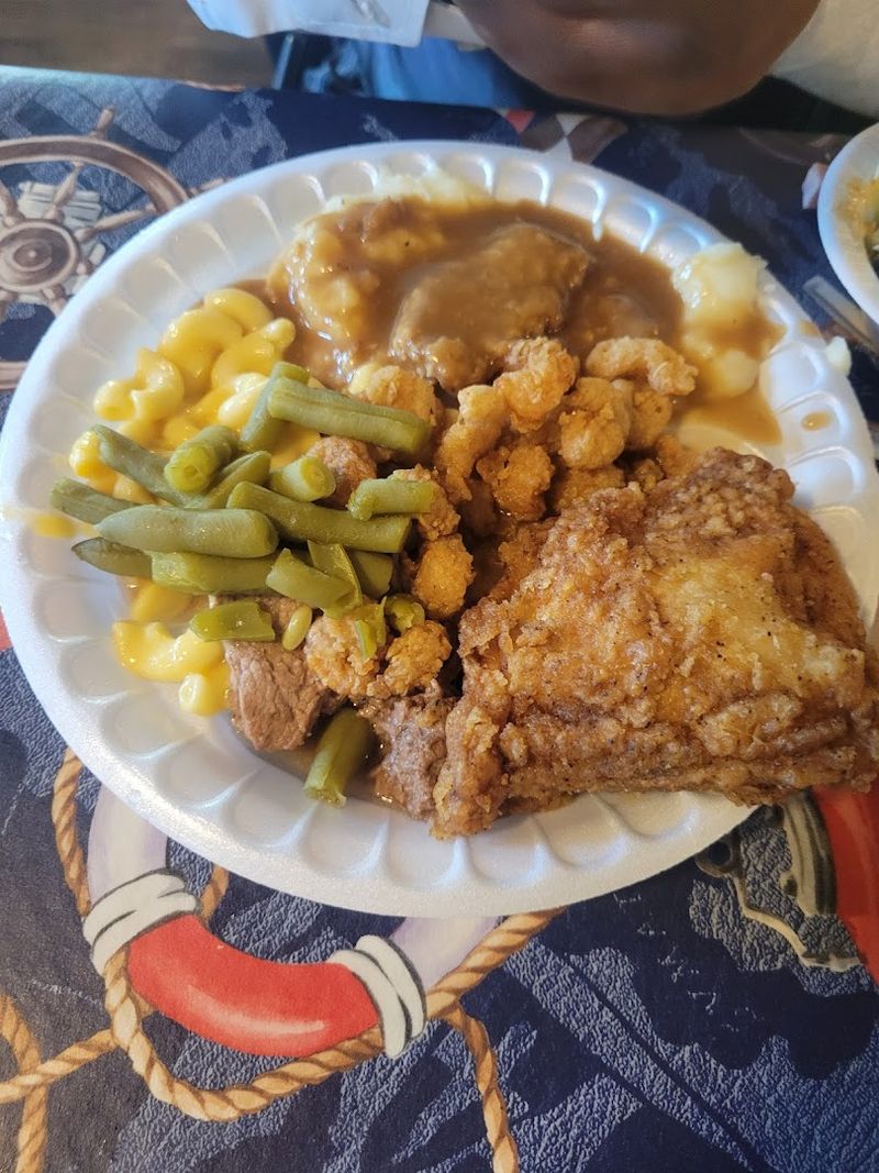 The Fried Chicken That Non-Seafood Fans Rave About