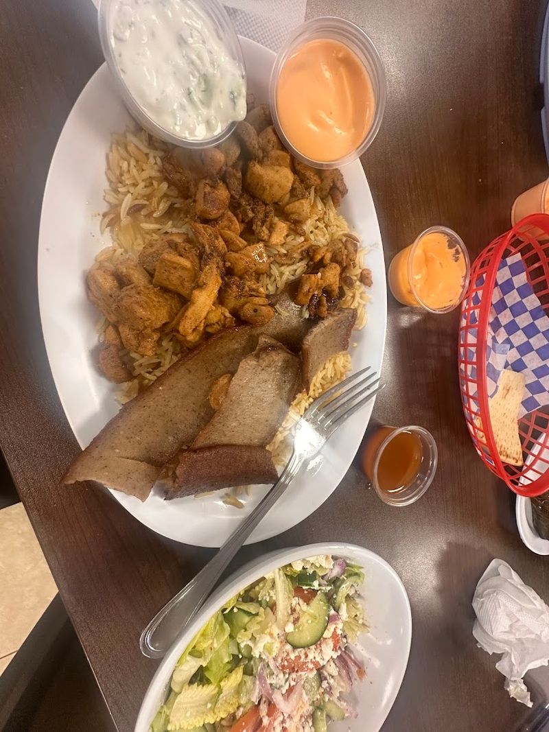 The Gyro Meat Plate — A Full Feast on One Tray