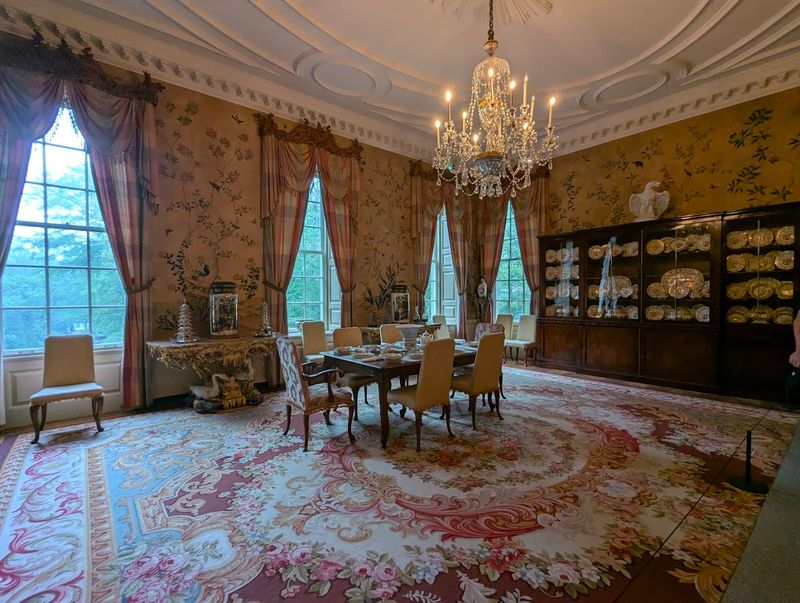 The Hand-Painted Chinese Wallpaper Dining Room The Hand-Painted Chinese Wallpaper Dining Room
