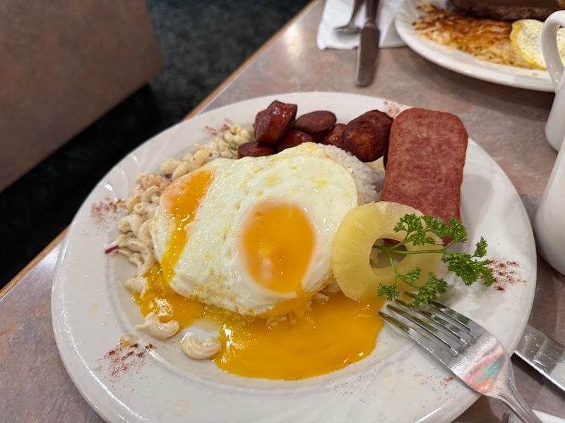 The Hawaiian Breakfast That Surprises Every First-Timer