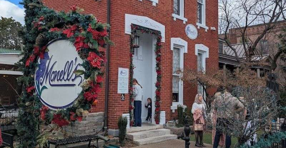 The Homemade Meatloaf At This Unpretentious Tennessee Restaurant Is Comfort Food At Its Finest
