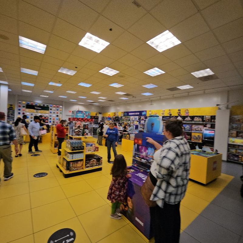 The LEGO Store Is Pure Joy for Kids and Adults Alike