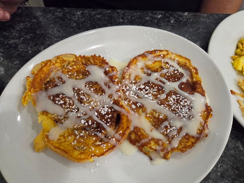 The Legendary Cinnamon Roll You Cannot Miss