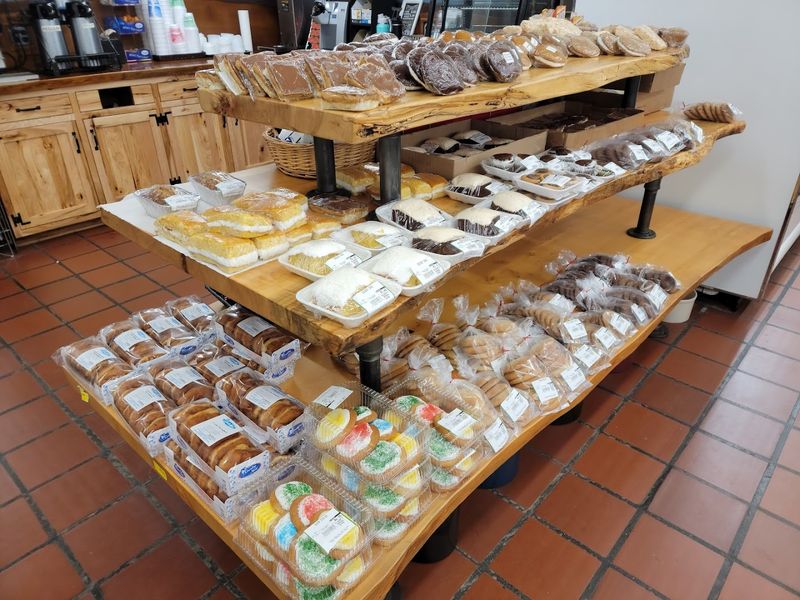 The Legendary Deli That Rivals Big-Name Grocery Stores
