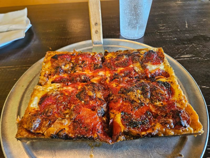 The Legendary Detroiter Pizza
