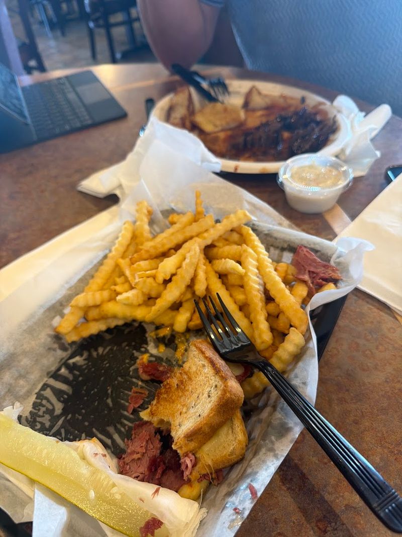 The Legendary Gyro That Rivals Chicago's Greektown
