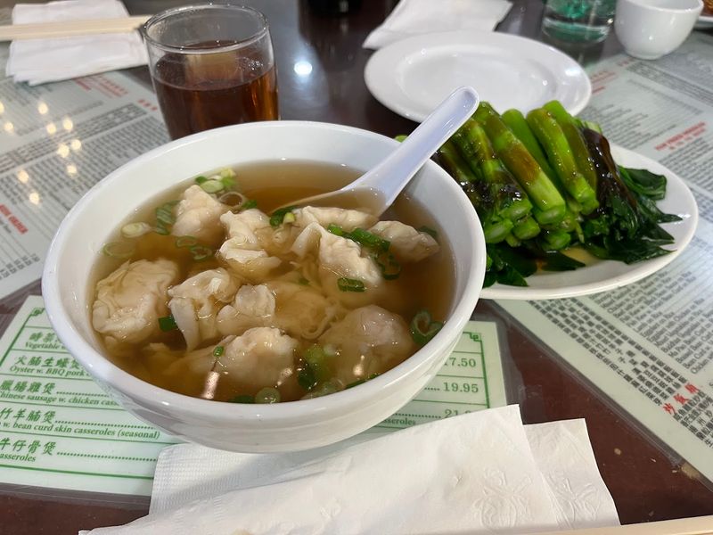 The Legendary Wonton Noodle Soup That Keeps People Coming Back