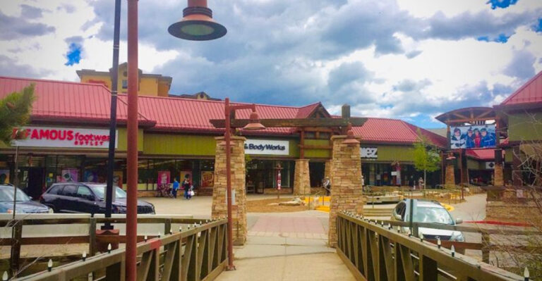 The Massive Colorado Outlet Mall Where You Can Fill A Cart Without Breaking The Bank