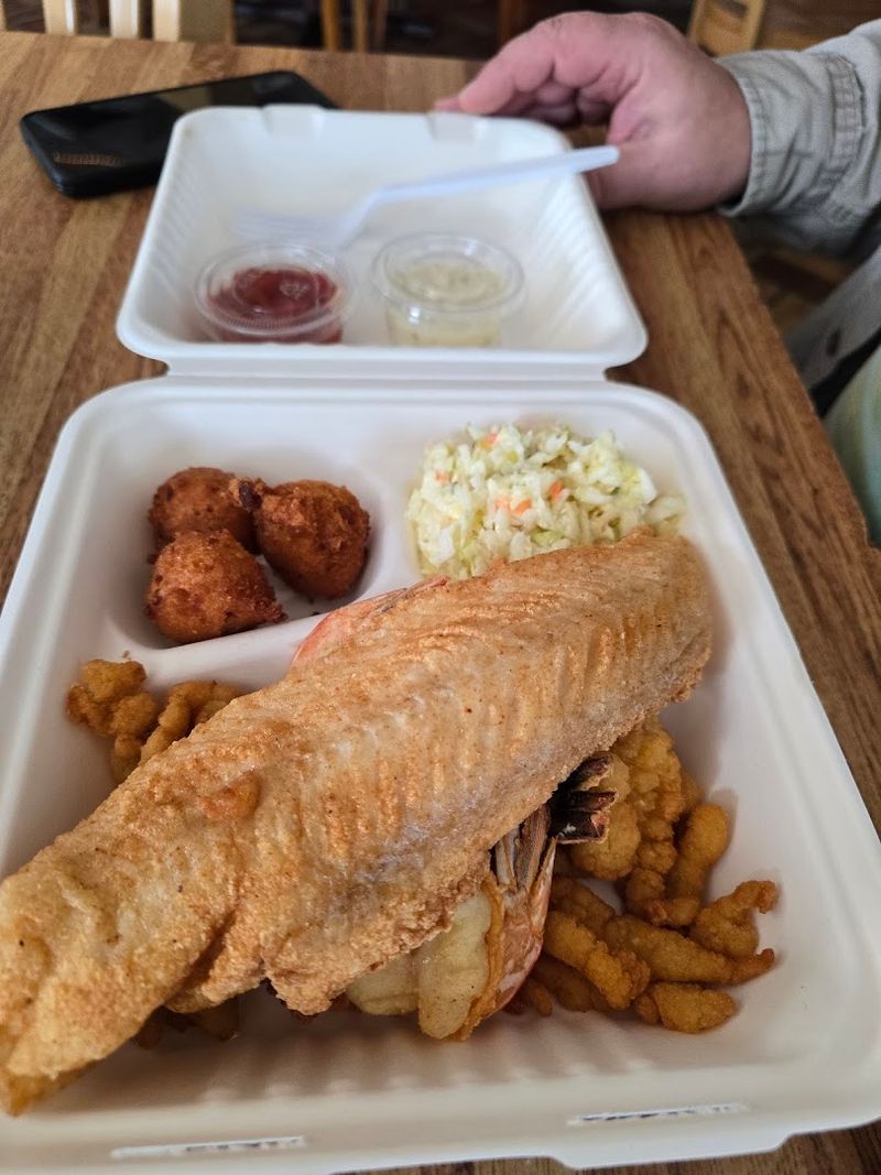 The Mix and Match Seafood Combo That Hits Every Craving
