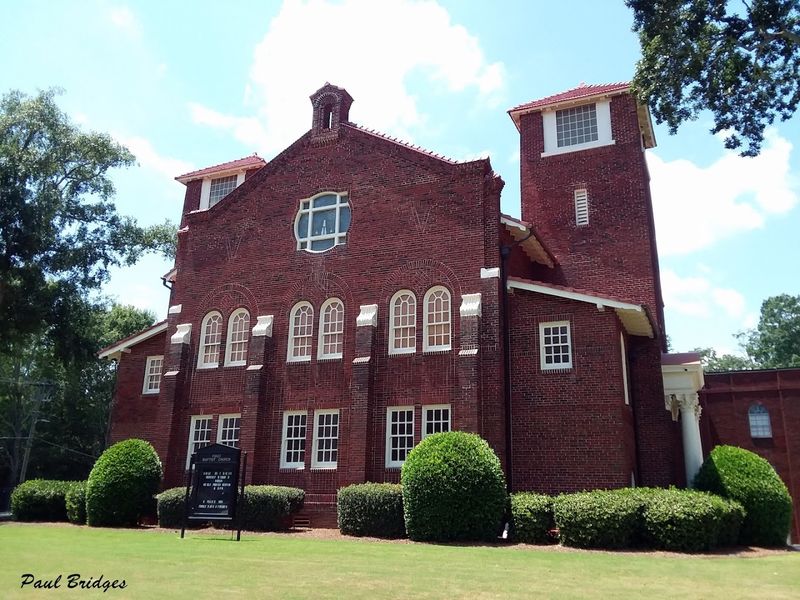 The Monroe Antique District on the Historic Square The Monroe Antique District on the Historic Square